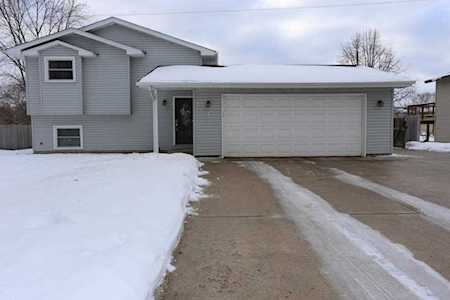 2711 94th Way Brooklyn Park, MN 55444
