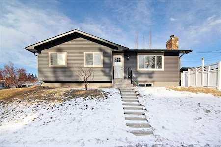 6104 Tweed Street NE Calgary, AB t2k 3w8
