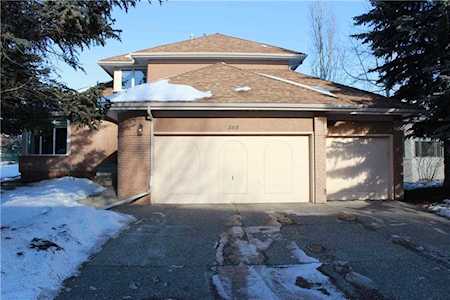 868 Shawnee Drive SW Calgary, AB T2Y 1X3