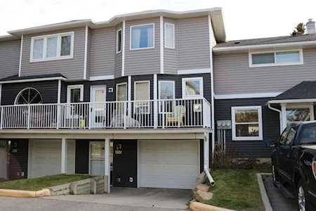 456 Regal Park NE Calgary, AB T2E 0S6