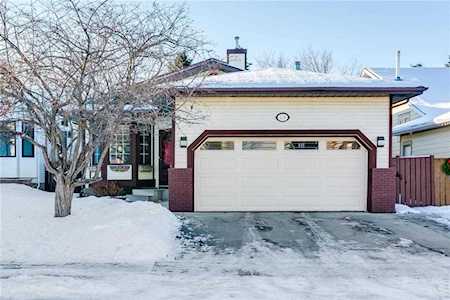 226 Riverside Circle SE Calgary, AB T2C 3Y3