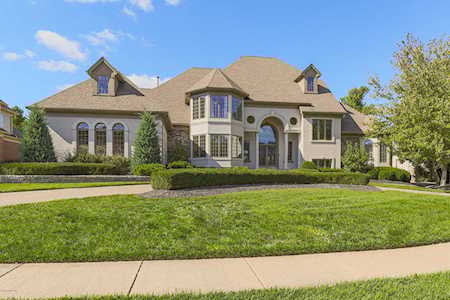 2018 Fairway Vista Dr Louisville, KY 40245
