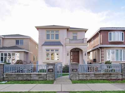 152 W 48th Avenue Vancouver, BC V5Y 2Y7