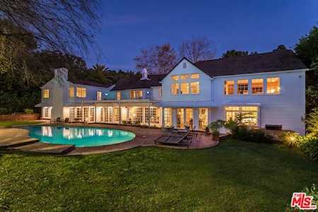1027 Summit Drive Beverly Hills, CA 90210