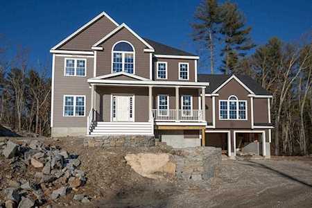 902 Quaker Street Northbridge, MA 01534