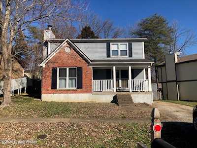 5615 Wooded Lake Dr Louisville, KY 40299