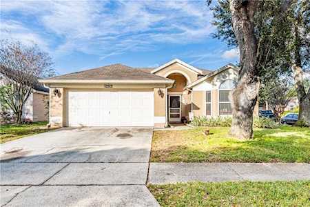 1289 Woodfield Oaks Drive Apopka, FL 32703