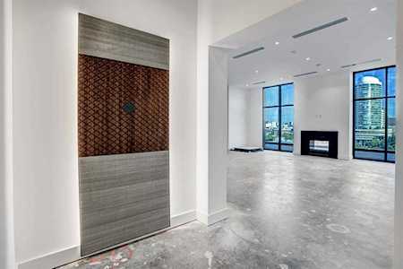 2710 Steel St Houston, TX 77098