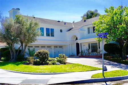 16831 Harkness Circle Huntington Beach, CA 92649