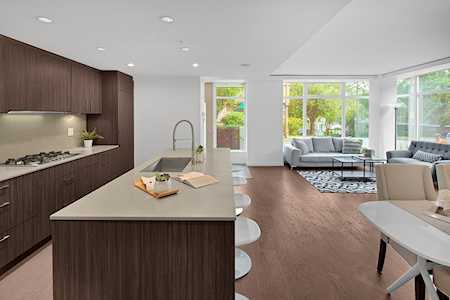 706 W 8th Avenue Vancouver, BC V5Z 1E1