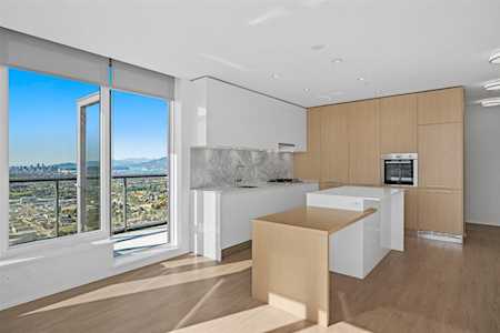4510 Halifax Way #6106 Burnaby, BC V5C 0K4