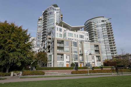 1383 Marinaside Crescent #801 Vancouver, BC V6Z 2W9