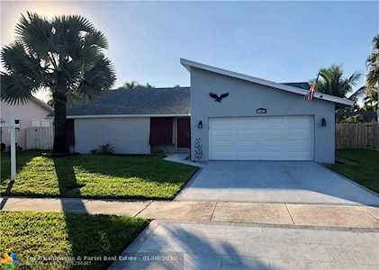 1407 SW 24th Ter Deerfield Beach, FL 33442