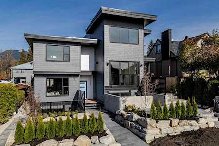 208 E 22nd Street North Vancouver, BC V7L 3C6