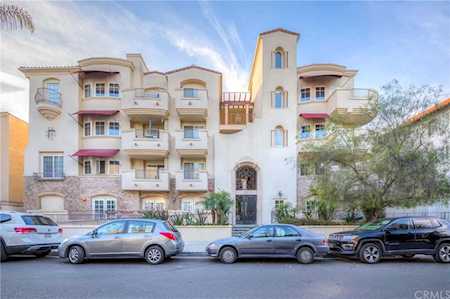 4237 Longridge Avenue #404 Studio City, CA 91604