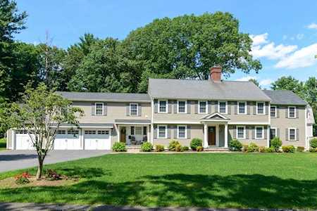 43 Greylock Rd Wellesley, MA 02481