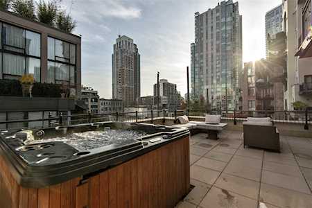 1280 Richards Street #504 Vancouver, BC V6B 1S2