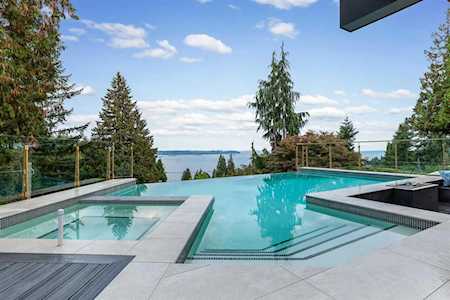 3151 Benbow Road West Vancouver, BC V7V 3E1