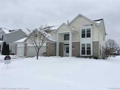 1053 Chestnut Ln South Lyon, MI 48178