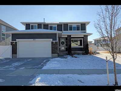 1033 W Feather Cap S Ln Bluffdale, UT 84065