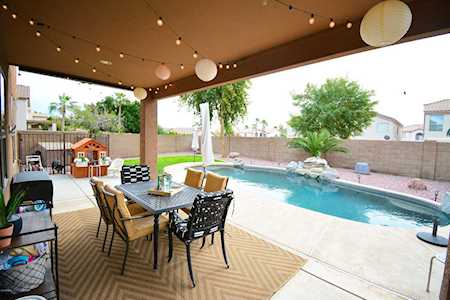 6407 W Desert Hollow Drive Phoenix, AZ 85083