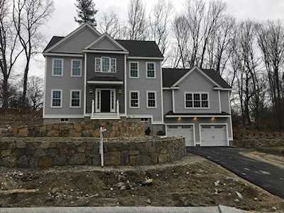 40 Windstone Drive Northbridge, MA 01534
