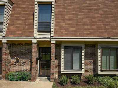 1896 E Poplar Woods Cir Germantown, TN 38138