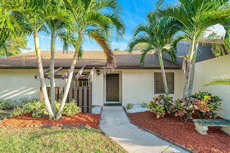 89 Via De Casas Norte Boynton Beach, FL 33426