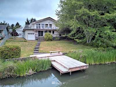 229 Overlake St NE Ocean Shores, WA 98569