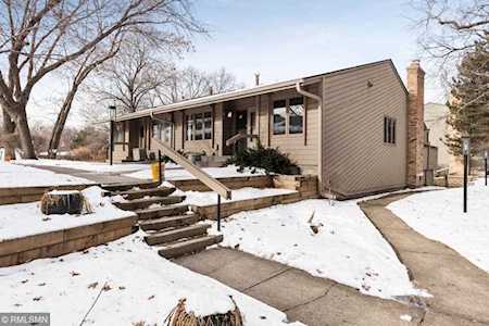 10259 Scarborough Road Bloomington, MN 55437