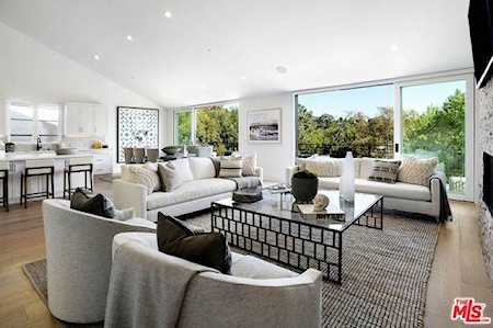 842 N Las Casas Avenue Pacific Palisades, CA 90272