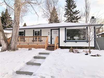 2936 Oakwood Drive SW Calgary, AB T2V 3Y3