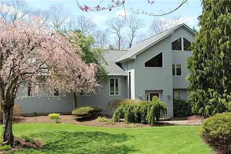 19 Bridle DR Lincoln, RI 02865