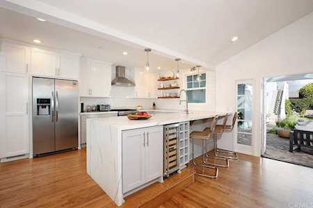 230 E 18th Street Costa Mesa, CA 92627
