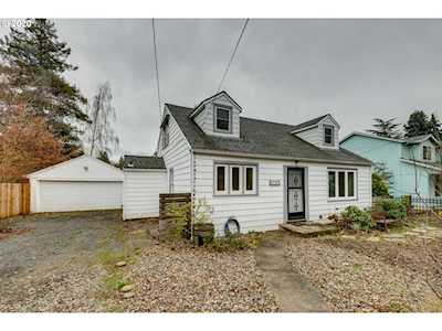 6704 NE Emerson St Portland, OR 97218