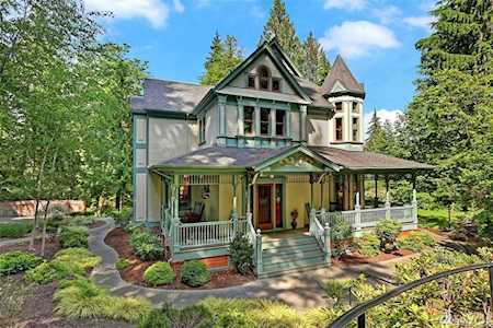 18528 SE 64th Wy Issaquah, WA 98027