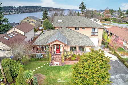 814 N 32nd St Renton, WA 98056