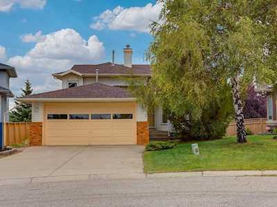 212 Macewan Valley Mews NW Calgary, AB T3K 3T3