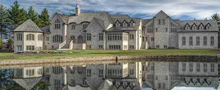4735 Fonda Fields Ct Hobart, WI 54155