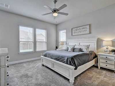 917 Isaias Dr Leander, TX 78641