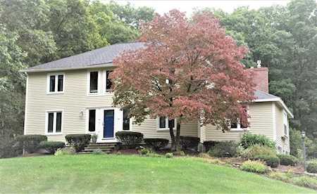 196 Vega Rd Marlborough, MA 01752
