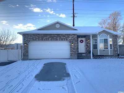 1443 W Misty Hollow Way West Jordan, UT 84084