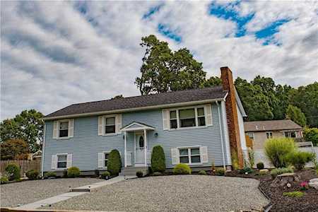 25 Freedom CT Johnston, RI 02919