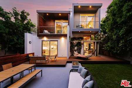 742 Via De La Paz Pacific Palisades, CA 90272