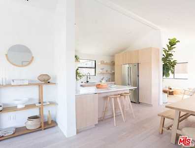 2292 Riverside Terrace Los Angeles, CA 90039