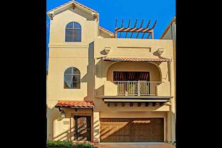 5218 Feagan St Houston, TX 77007
