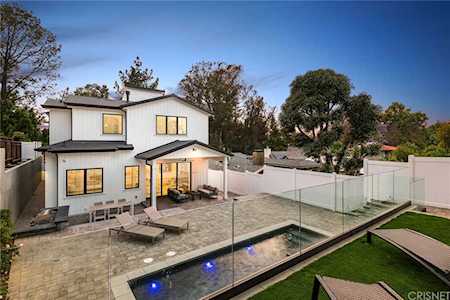 3876 Carpenter Avenue Studio City, CA 91604
