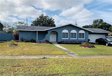 5548 Kingswood Drive Orlando, FL 32810