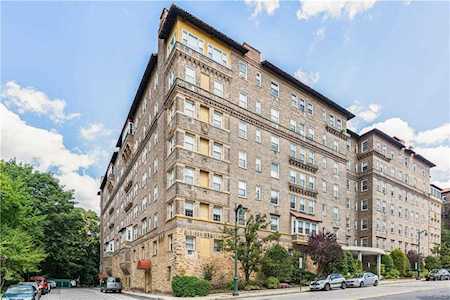 16 N Chatsworth Ave #206 Mamaroneck, NY 10538