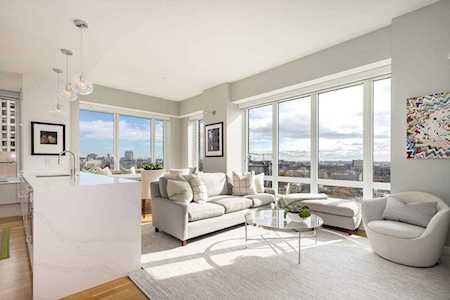 400 Stuart Street #15C Boston, MA 02116